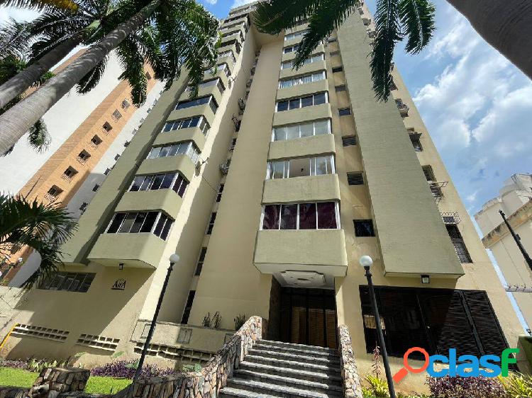 En Venta Moderno Apartamento Residencias Alfa, en el Parral