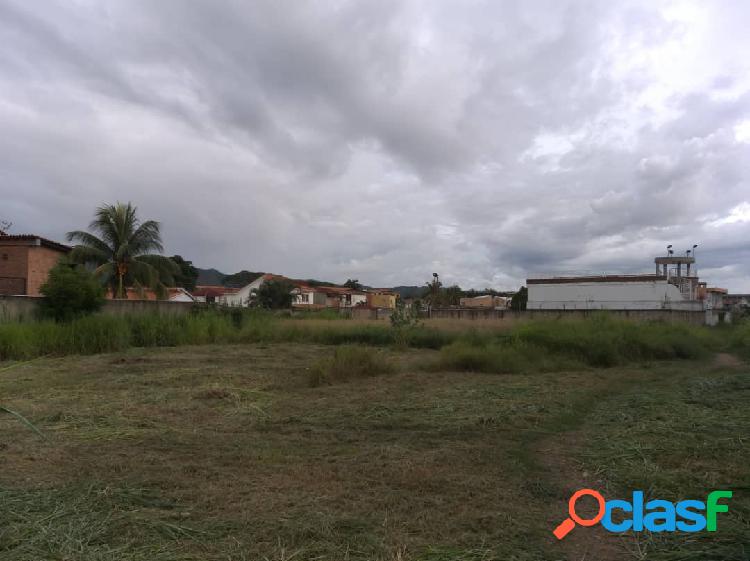 Espectacular Parcela en Plena Av. Don Julio Centeno (1021