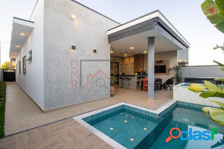 Linda Casa com 3 Dormitórios, piscina e planejdos Cond.