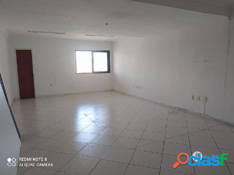 Sala comercial, 40m², para locação em Guarapari,