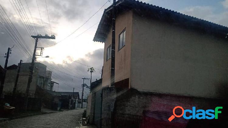 VENDE-SE CASA