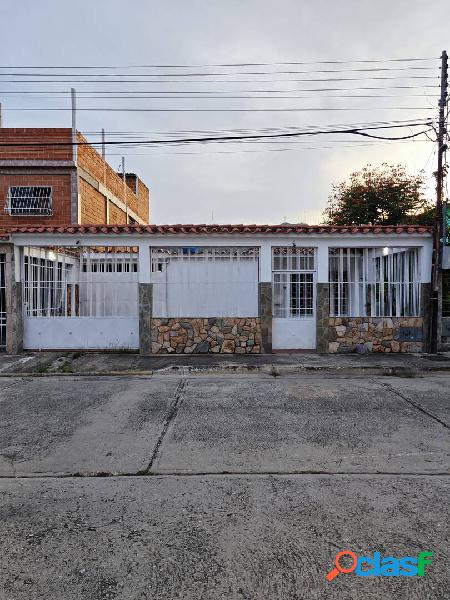 BAJA DE PRECIO - EN VENTA CASA DE UN NIVEL EN VALLE VERDE