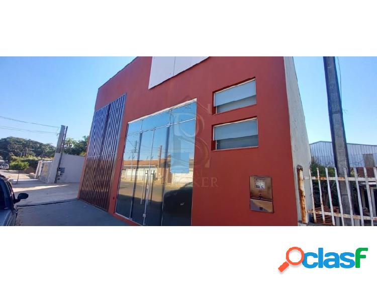 Barracão, 250 m², aluguel por R$ 4.000/mês.