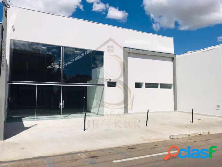 Barracão, 500 m², aluguel por R$ 15.000/mês.