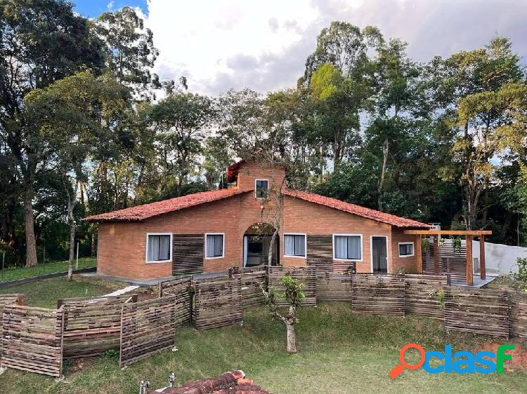 CASA PARA LOCAÇÃO NA FAZENDINHA