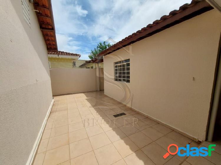 Casa com 3 dormitórios para alugar por R$ 3.850/mês -