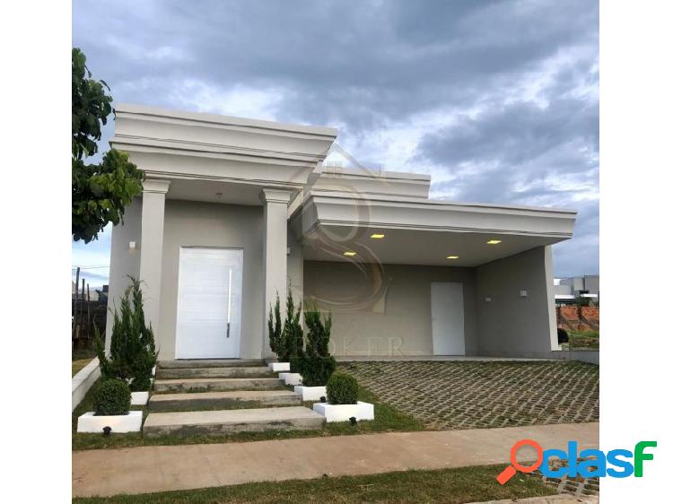 Casa com 3 dormitórios à venda, 155 m² por R$ 880.000,00