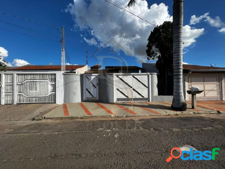 Casa com 3 dormitórios à venda, 180 m² por R$ 400.000,00