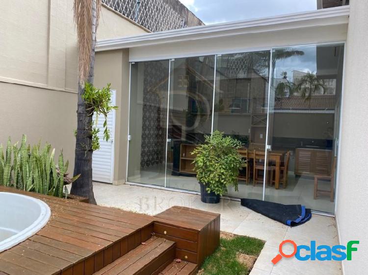 Casa com 3 dormitórios à venda, 180 m² por R$ 790.000,00