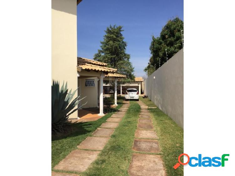 Casa com 3 dormitórios à venda, 390 m² por R$ 950.000,00