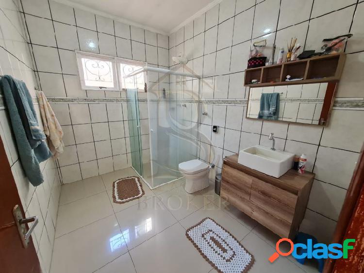 Casa com 3 quartos, 159 m², à venda por R$ 500.000.