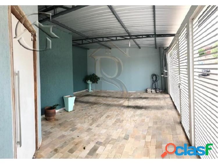 Casa com 3 quartos, 180 m², à venda por R$ 400.000.