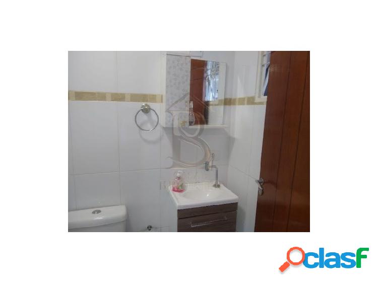 Casa com 3 quartos, 200 m², à venda por R$ 460.000.