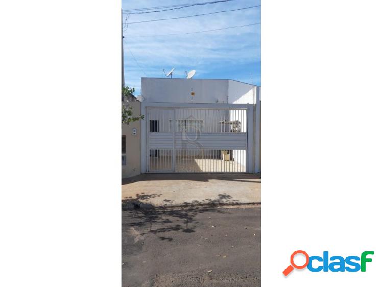 Casa com 3 quartos, 80 m², aluguel por R$ 1.250/mês.