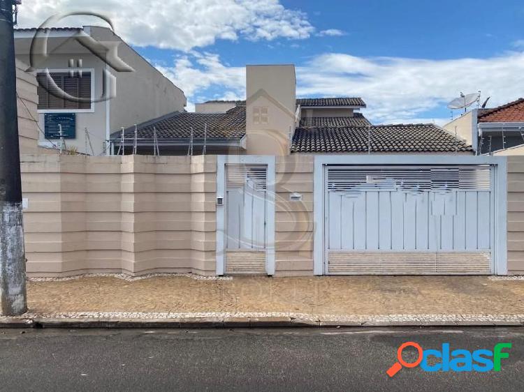Casa com 4 quartos, 250 m², aluguel por R$ 3.800/mês.
