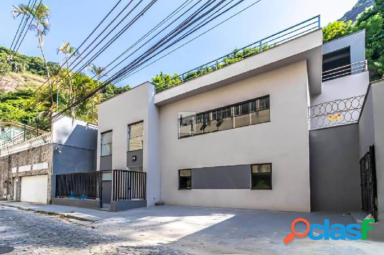 Casa com 6 quartos, 677m², à venda em Rio de Janeiro,
