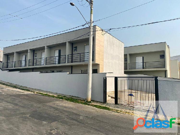Sobrado em condominio com 2 dormitórios
