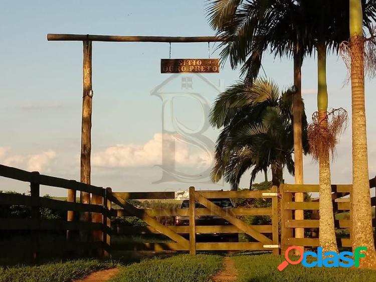 Sítio com 45000 m² por R$ 2.500.000 - Zona Rural -