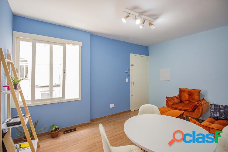 Apartamento com 2 quartos, 55m², à venda em Porto Alegre,