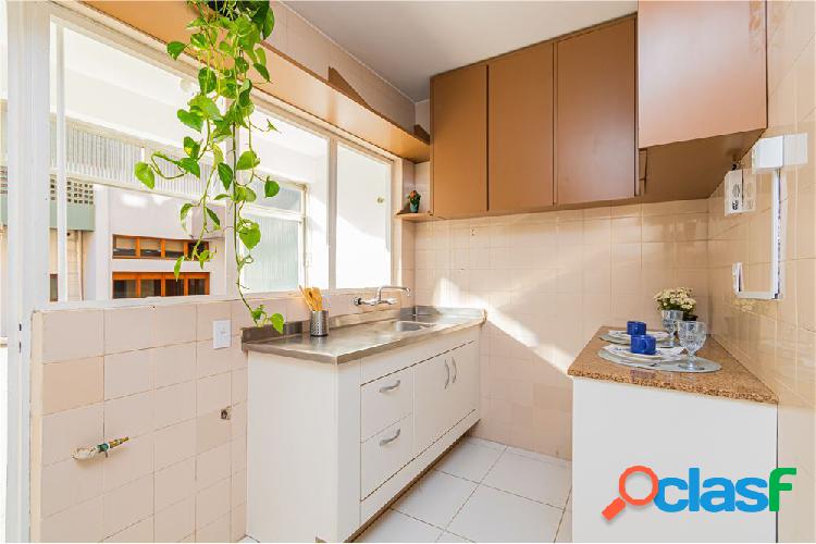 Apartamento com 2 quartos, 61m², à venda em Porto Alegre,