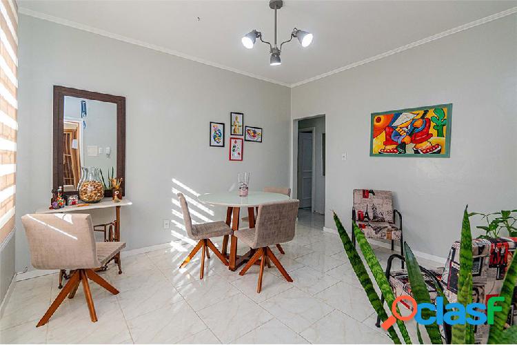 Apartamento com 2 quartos, 72m², à venda em Porto Alegre,