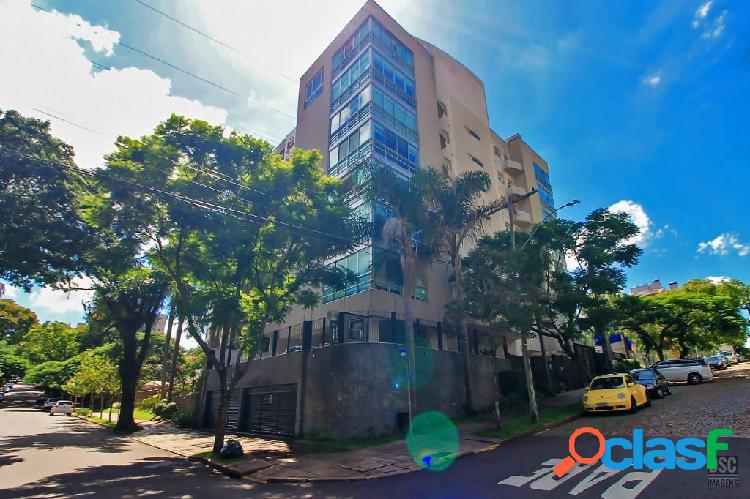 Apartamento com 2 quartos, 84m², à venda em Porto Alegre,