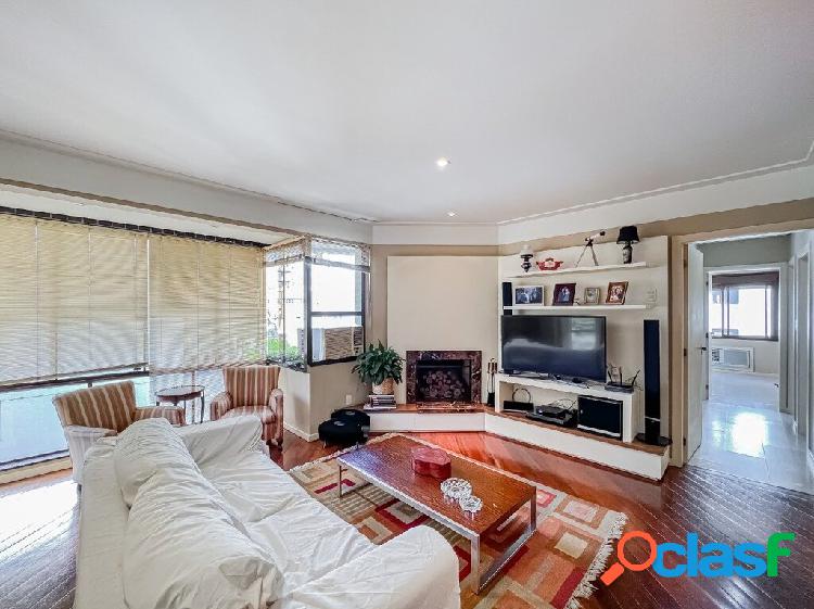 Apartamento com 3 quartos, 121m², à venda em Porto Alegre,