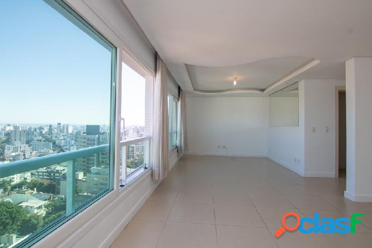 Apartamento com 3 quartos, 123m², à venda em Porto Alegre,