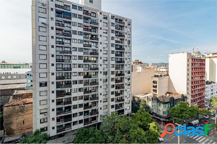 Apartamento com 3 quartos, 82m², à venda em Porto Alegre,