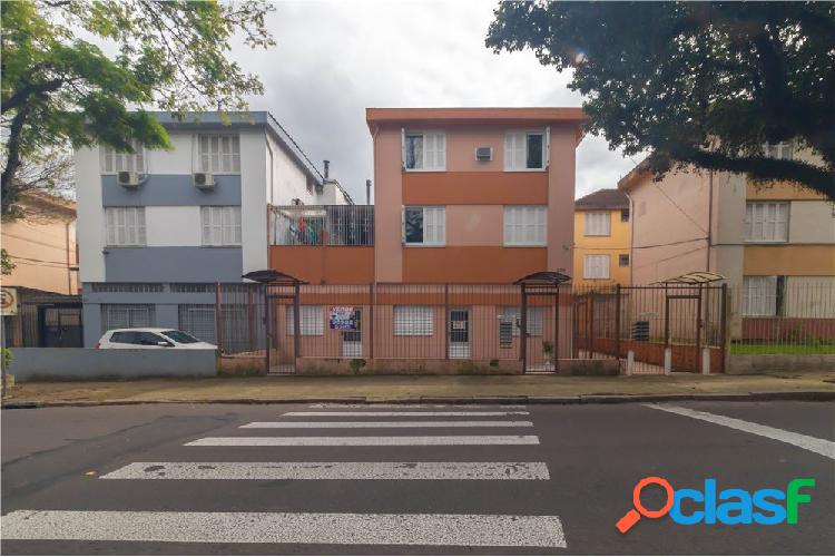 Apartamento com 4 quartos, 100m², à venda em Porto Alegre,