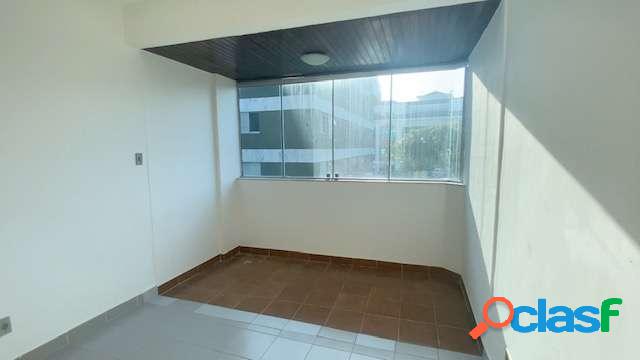 Apartamento com vista mar e a poucos metros da praia