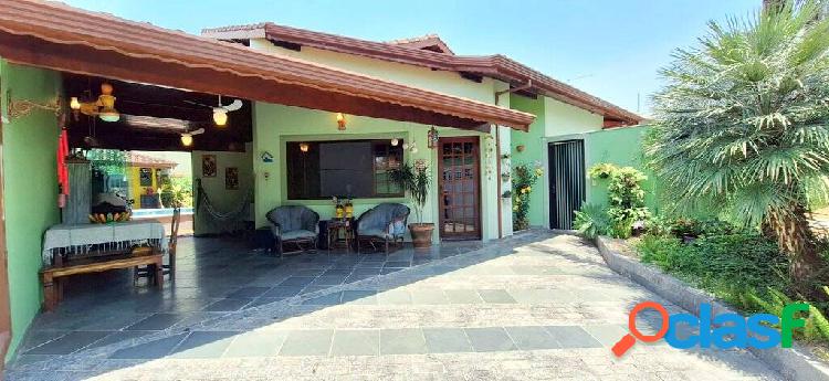 CASA 3 DORMITORIOS COM PISCINA