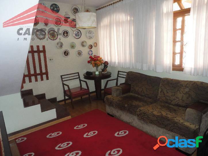 CASA NO CENTRO RESIDENCIAL OU COMERCIAL