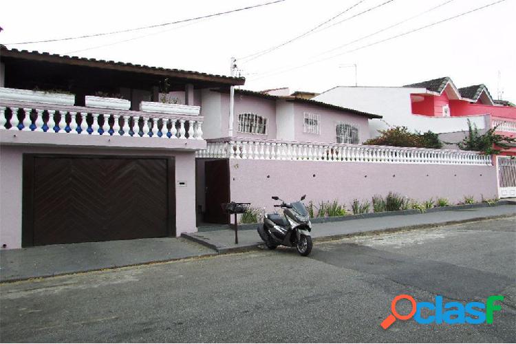Casa com 3 quartos, 144m², à venda em Santo André, Vila