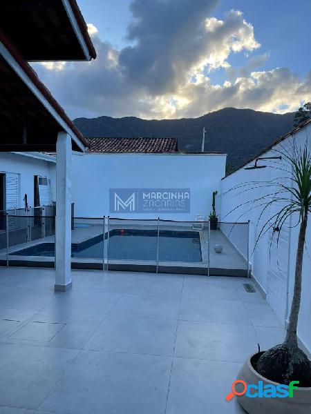 Casa de condomínio com 3 quartos, 287m², à venda em