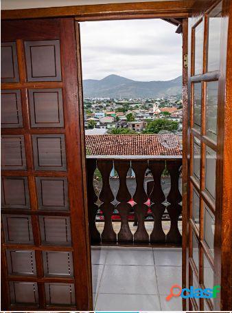 Casa duplex 3 quartos (2 suítes), Campo Grande