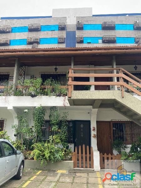 Casa em condomínio duplex à venda Parque Riviera. Cabo