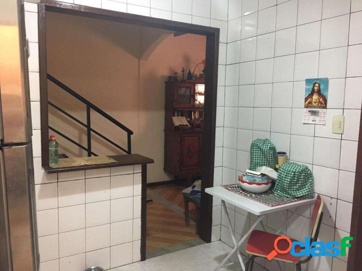 Casa em condomínio nas Palmeiras à venda