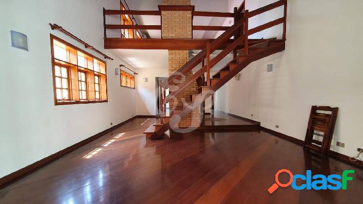 Confira: Casa bem arejada à venda no Residencial Alphaville