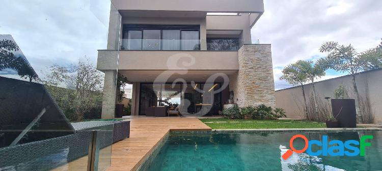 Excelente casa com vista para a mata à venda no Santa Anna