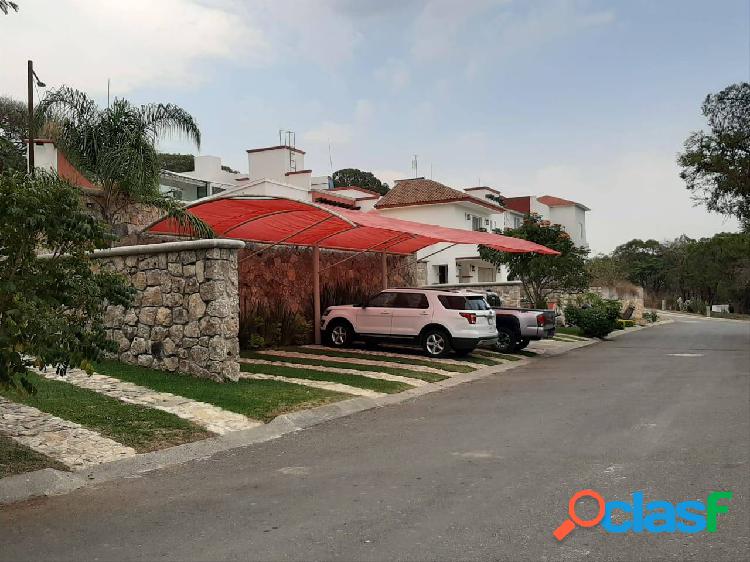 Residencia con dos terrenos en venta en campo de golf.