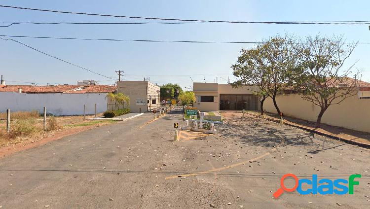 VENDE-SE CASA TERREA EM CONDOMÍNIO ALTOS DA COLINA