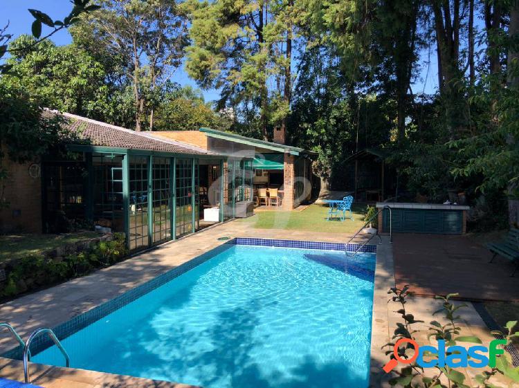 Venda: Casa térrea com um maravilhoso quintal no