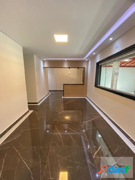 Vendo Ótima Casa com Piscina na Praia Grande