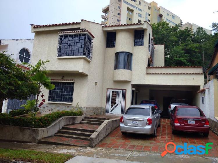 377 m2 VENTA DE AMPLIA CASA DE 3 NIVELES EN ALTOS DE PREBO