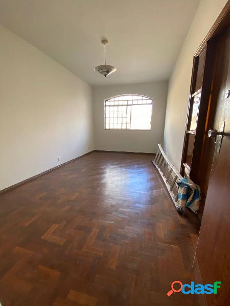 Apartamento 03 quartos com varanda - 120m² - Bairro Santa