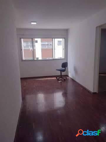 Apartamento com 3 dorms para locação ou venda em Moema