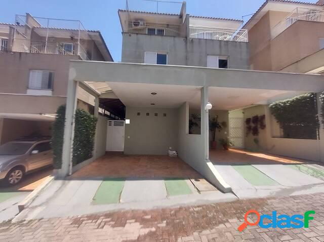 Casa a venda na Granja Viana