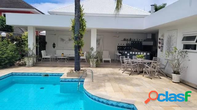 Casa com 4 quartos, 660m², à venda em Rio de Janeiro,