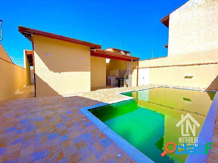 Casa com piscina e 3 quartos à venda, por R$ 670.000-
